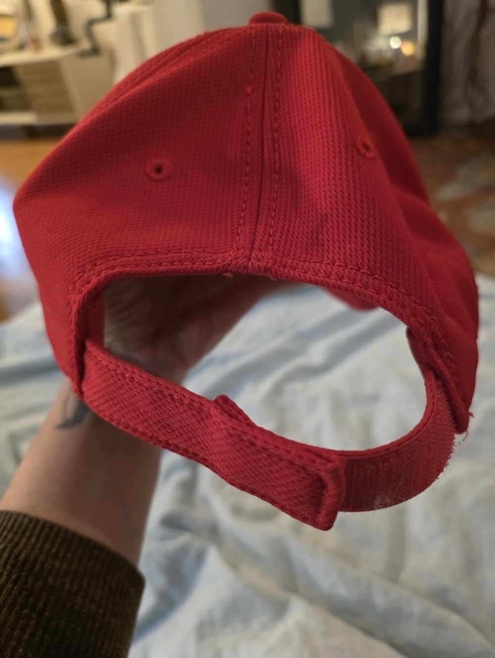 Red Performance Baseball Cap - Picture 5 of 7